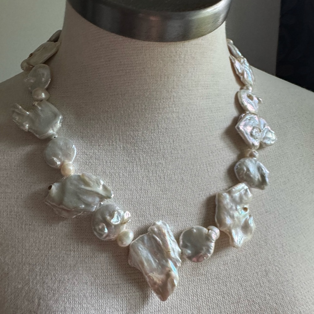 Elegant Baroque Pearl Necklace
